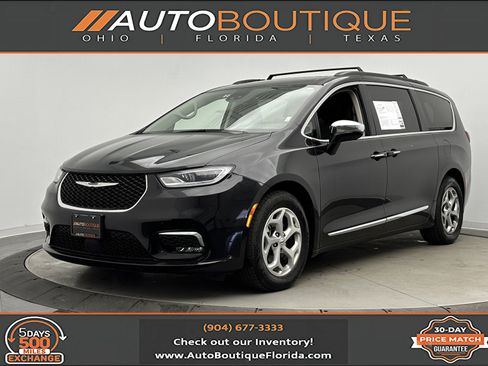 Used 2023 Chrysler Pacifica Limited image 1