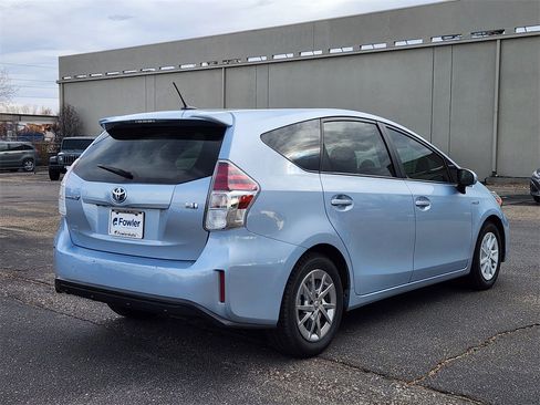 Used 2015 Toyota Prius V Five image 4