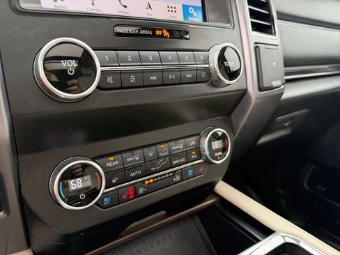 Used 2019 Ford Expedition Platinum RWD image 14