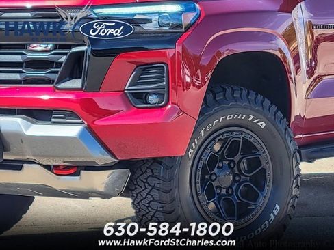 Used 2024 Chevrolet Colorado Z71 w/ Z71 Convenience Package 2 AWD/4WD image 3