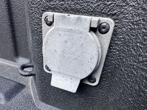 Used 2021 GMC Sierra 1500 SLT image 25