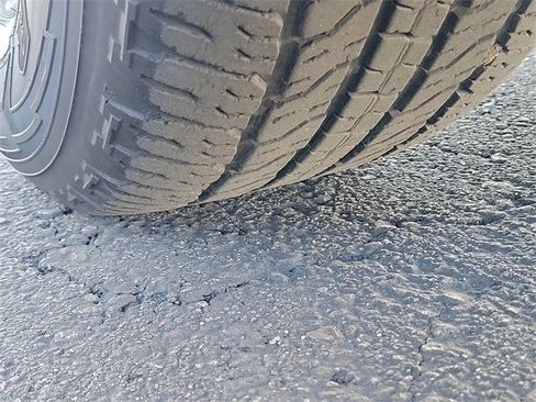 Used 2017 Chevrolet Colorado LT w/ LT Convenience Package image 32