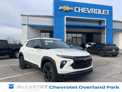 New 2026 Chevrolet TrailBlazer LT w/ Convenience Package AWD/4WD image 1