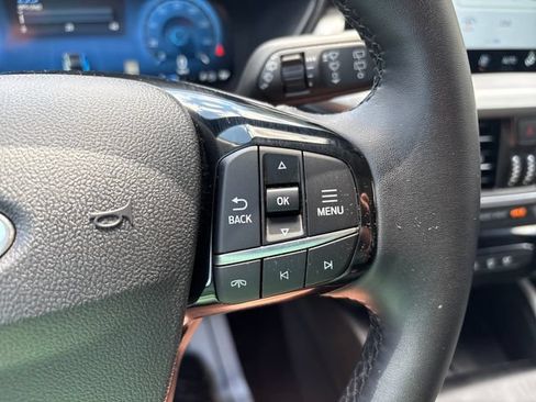 Used 2025 Ford Escape Platinum AWD/4WD image 12