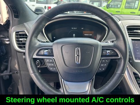 Used 2020 Lincoln Nautilus FWD image 17