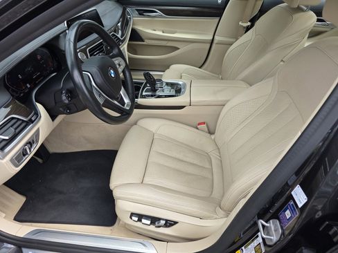 Used 2021 BMW 740i RWD image 10