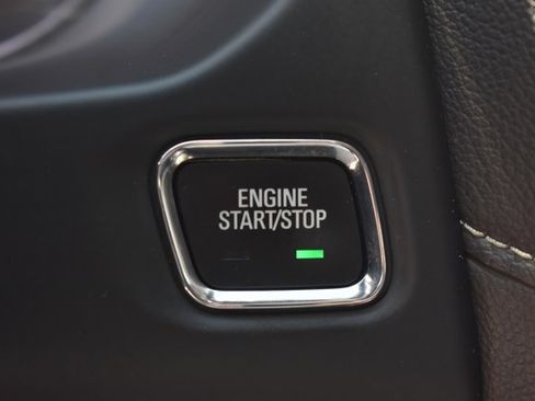 Used 2023 GMC Acadia SLT FWD image 31