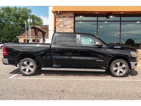 Used 2023 RAM 1500 Laramie AWD/4WD image 2