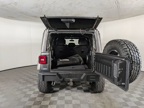 Used 2021 Jeep Wrangler Unlimited Rubicon AWD/4WD image 9