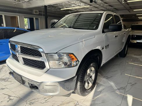Used 2016 RAM 1500 Classic SLT w/ Protection Group AWD/4WD image 3