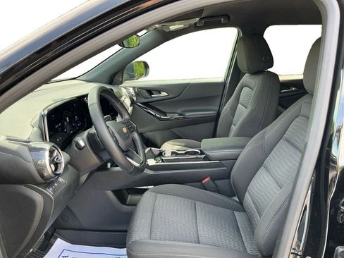 Used 2025 Chevrolet Equinox LT FWD image 9