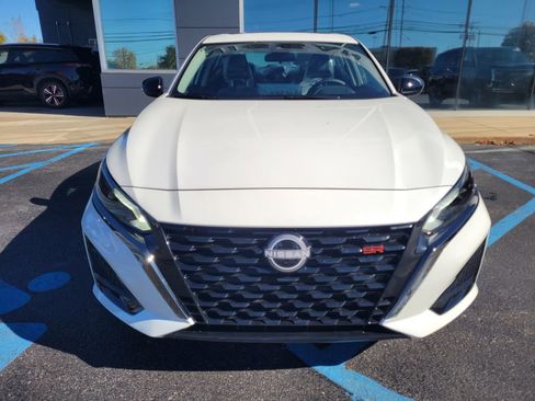New 2025 Nissan Altima 2.5 SR w/ SR Premium Package AWD/4WD image 12