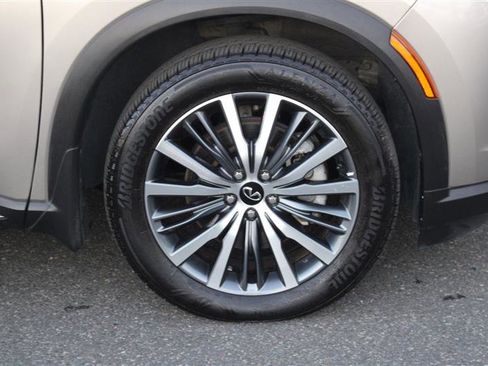 Used 2023 INFINITI QX60 Sensory w/ Vision Package image 10