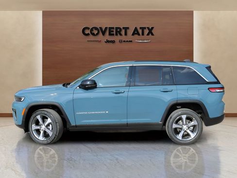 New 2026 Jeep Grand Cherokee Limited RWD image 2