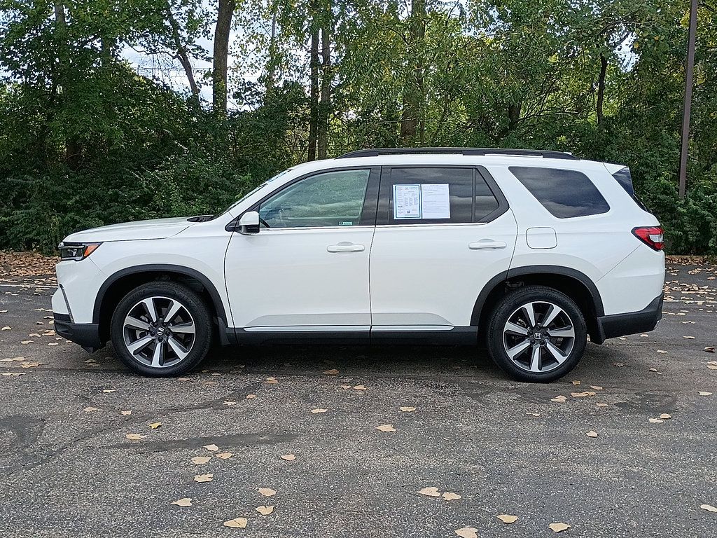Certified 2023 Honda Pilot Touring image 6