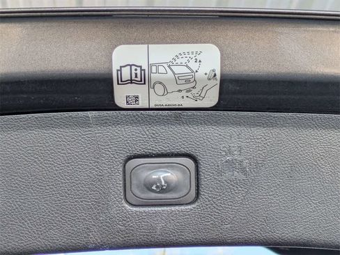 Used 2020 Ford Edge Titanium w/ Equipment Group 301A image 13