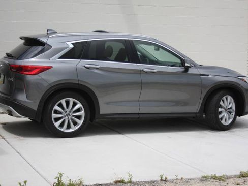 Used 2019 INFINITI QX50 Essential w/ Premium Heat Package AWD/4WD image 7