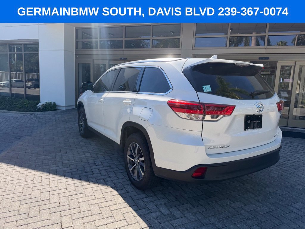 Used 2019 Toyota Highlander XLE FWD image 17
