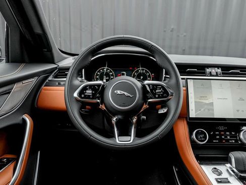 New 2026 Jaguar F-PACE R-Dynamic S image 17