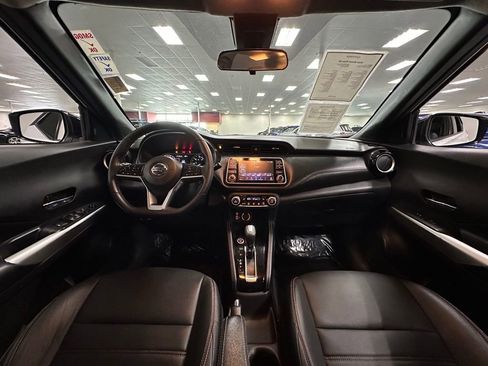 Used 2020 Nissan Kicks SR w/ SR Premium Package FWD image 26