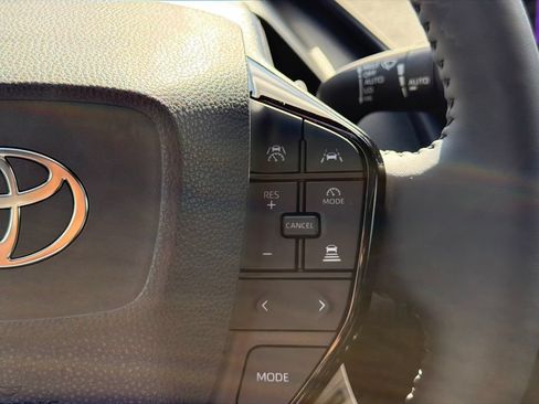 New 2027 Toyota Prius FWD image 31
