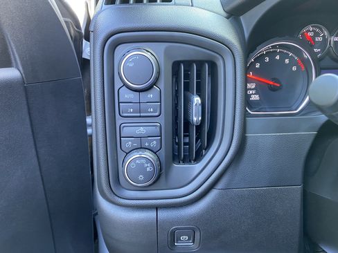 Used 2022 Chevrolet Silverado 1500 Custom Trail Boss w/ Safety Confidence Package AWD/4WD image 18