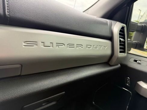 Used 2019 Ford F250 Lariat w/ Lariat Ultimate Package AWD/4WD image 34