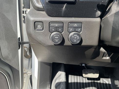 Used 2025 Chevrolet Silverado 2500 LT w/ Convenience Package AWD/4WD image 12