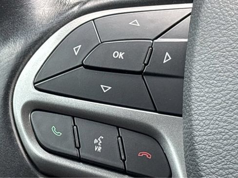 Used 2019 Jeep Cherokee Limited FWD image 26