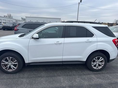 Used 2017 Chevrolet Equinox LT w/ Convenience Package image 2