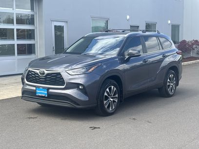 Used 2023 Toyota Highlander XLE