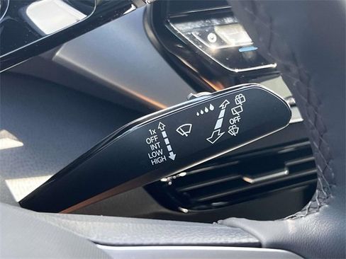 Used 2023 Volkswagen ID.4 Pro image 18