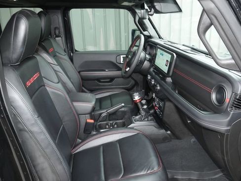 Used 2024 Jeep Wrangler Unlimited Rubicon AWD/4WD image 28