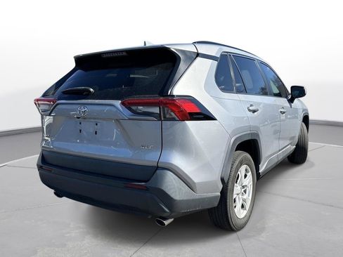 Used 2021 Toyota RAV4 XLE w/ Convenience Package image 7