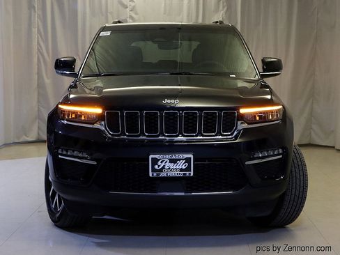 Used 2024 Jeep Grand Cherokee Limited image 5