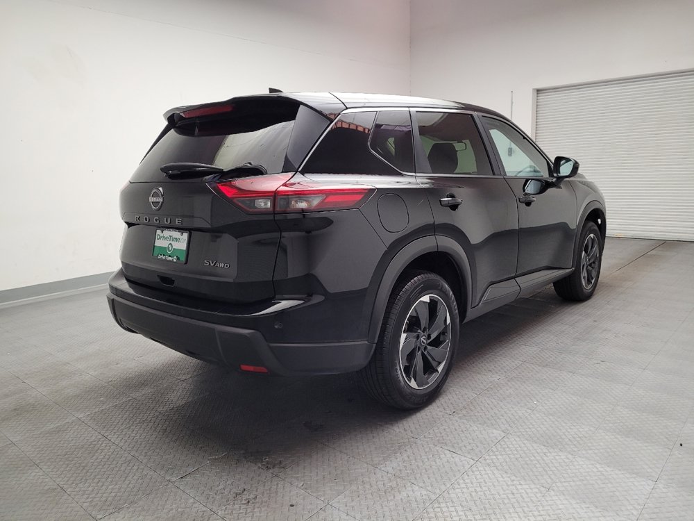 Used 2024 Nissan Rogue SV AWD/4WD image 9