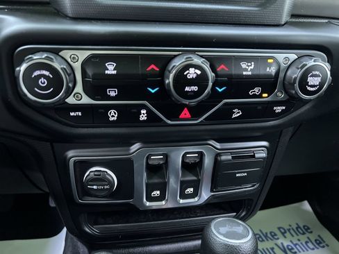 Used 2020 Jeep Wrangler Sport AWD/4WD image 23