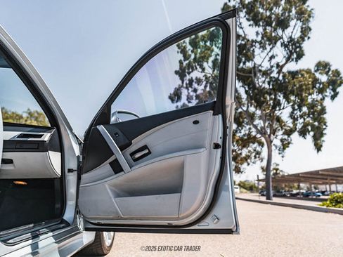 Used 2006 BMW M5 image 42