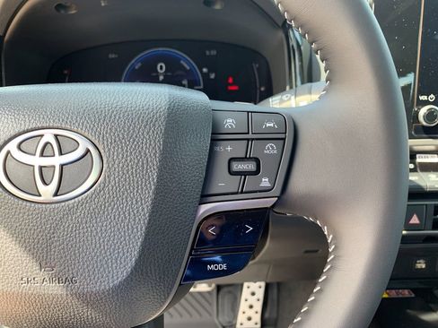 New 2026 Toyota Camry SE FWD image 27