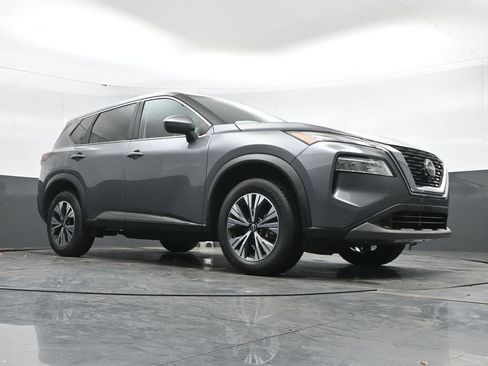 Used 2023 Nissan Rogue SV image 47