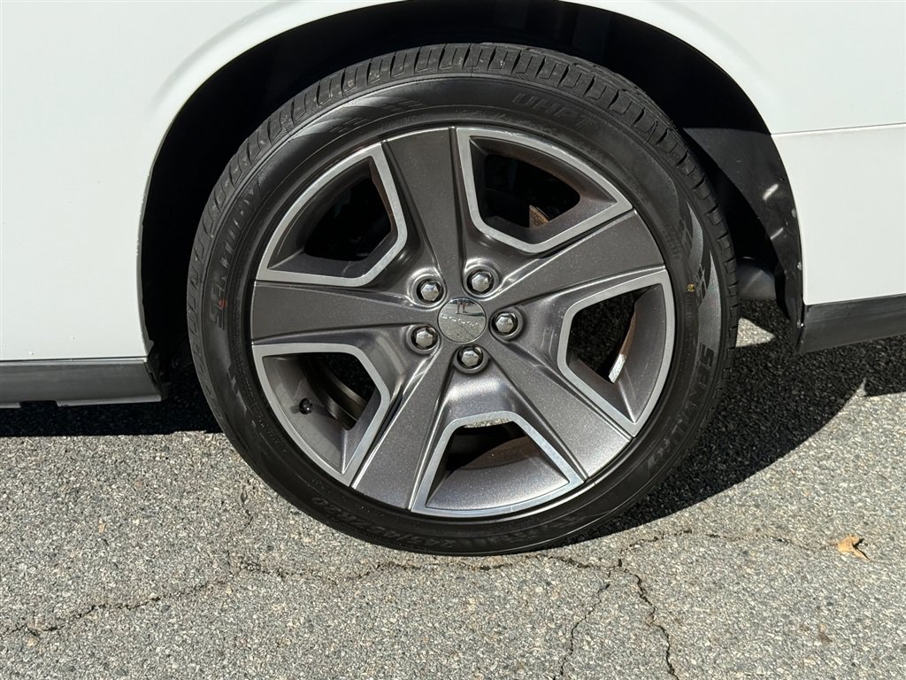 Used 2012 Dodge Challenger R/T RWD image 18