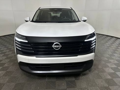 Certified 2025 Nissan Kicks SV image 8