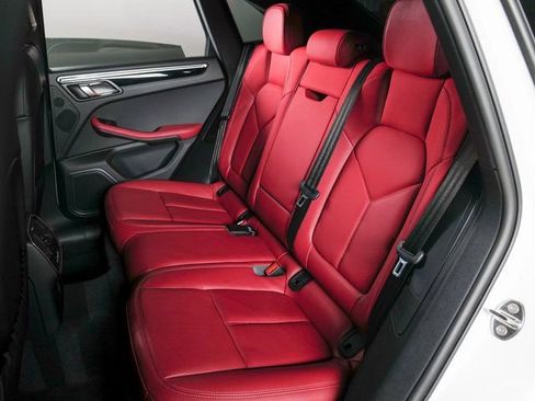 Certified 2023 Porsche Macan AWD/4WD image 13