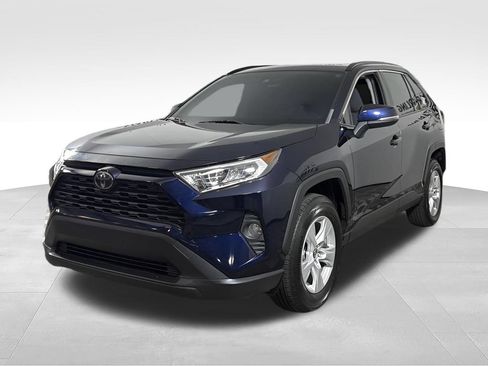 Used 2019 Toyota RAV4 XLE w/ Convenience Package FWD image 16