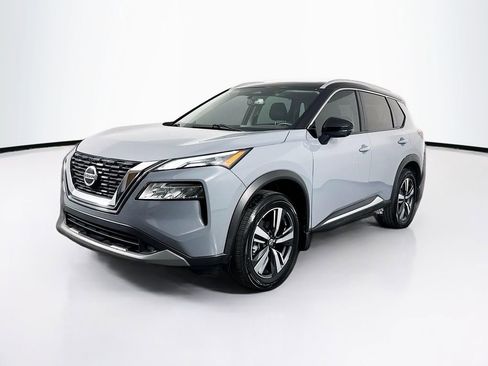 Used 2021 Nissan Rogue SL image 3