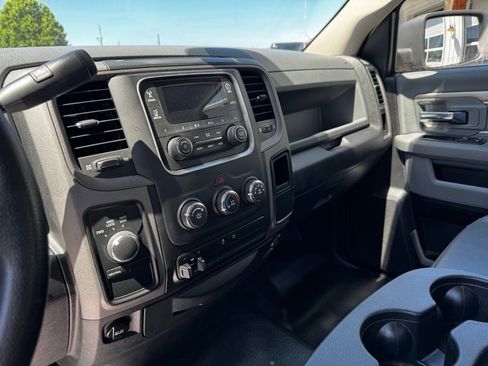 Used 2014 RAM 2500 Tradesman w/ Chrome Appearance Group image 17