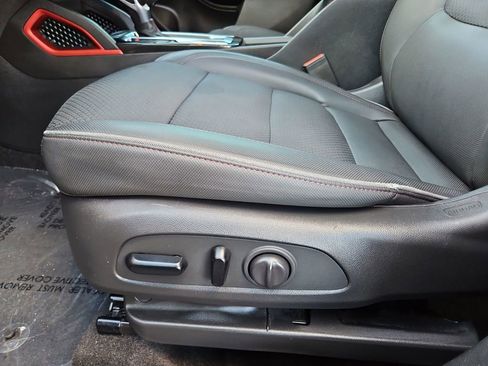 Used 2023 Chevrolet TrailBlazer RS image 25