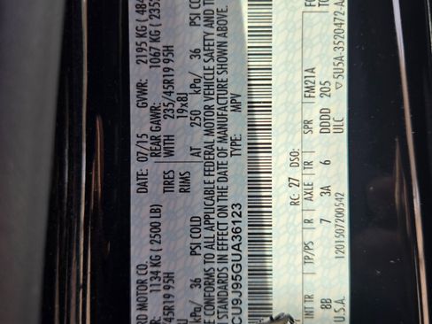 Used 2016 Ford Escape Titanium w/ Equipment Group 301A image 9