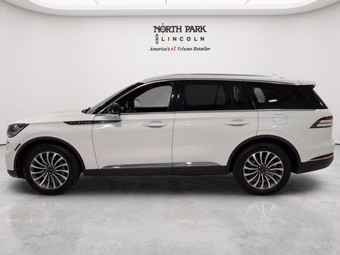Used 2023 Lincoln Aviator Reserve w/ Elements Package Plus RWD image 2