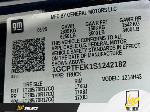 Used 2025 Chevrolet Colorado ZR2 w/ Technology Package AWD/4WD image 37